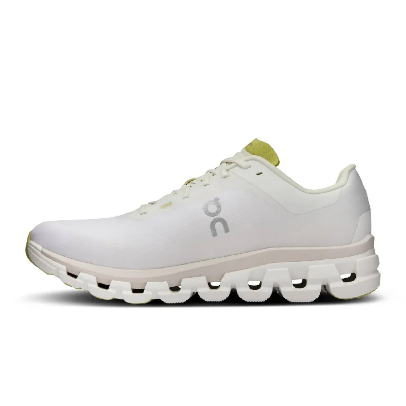 Men's Cloudflow 4 Running Shoes In White/sand