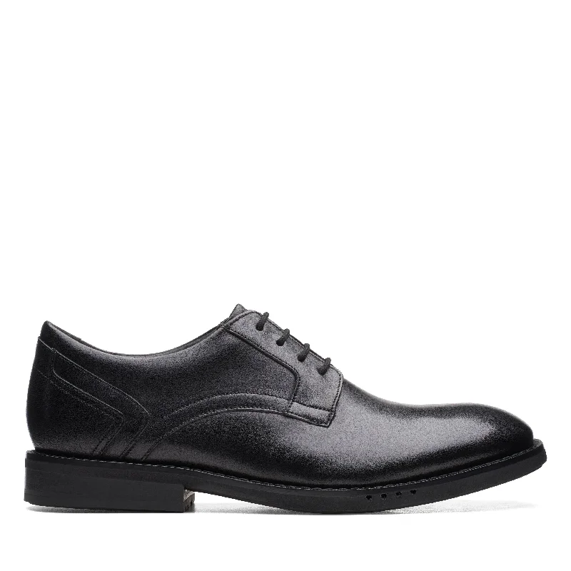 Clarks Un Hugh Lace in Black Leather