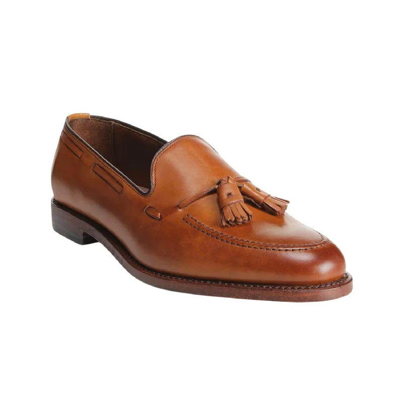 Men's Grayson Tassel Loafer In Walnut