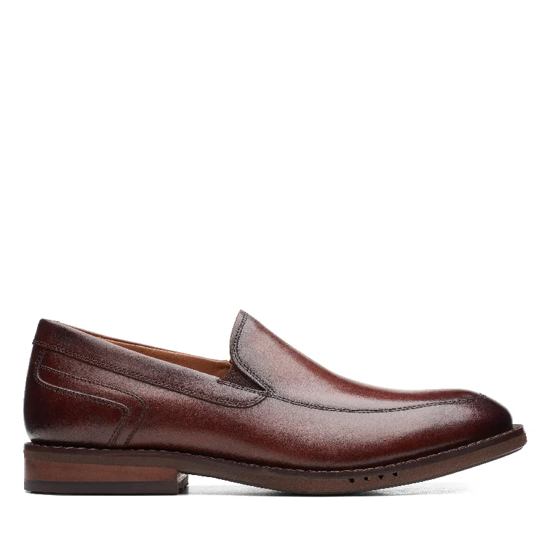 Clarks Un Hugh Step in Brown Leather