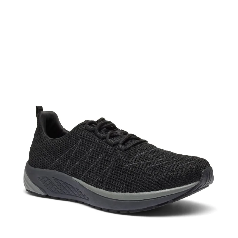 Men's Tour Knit Shoes In Black