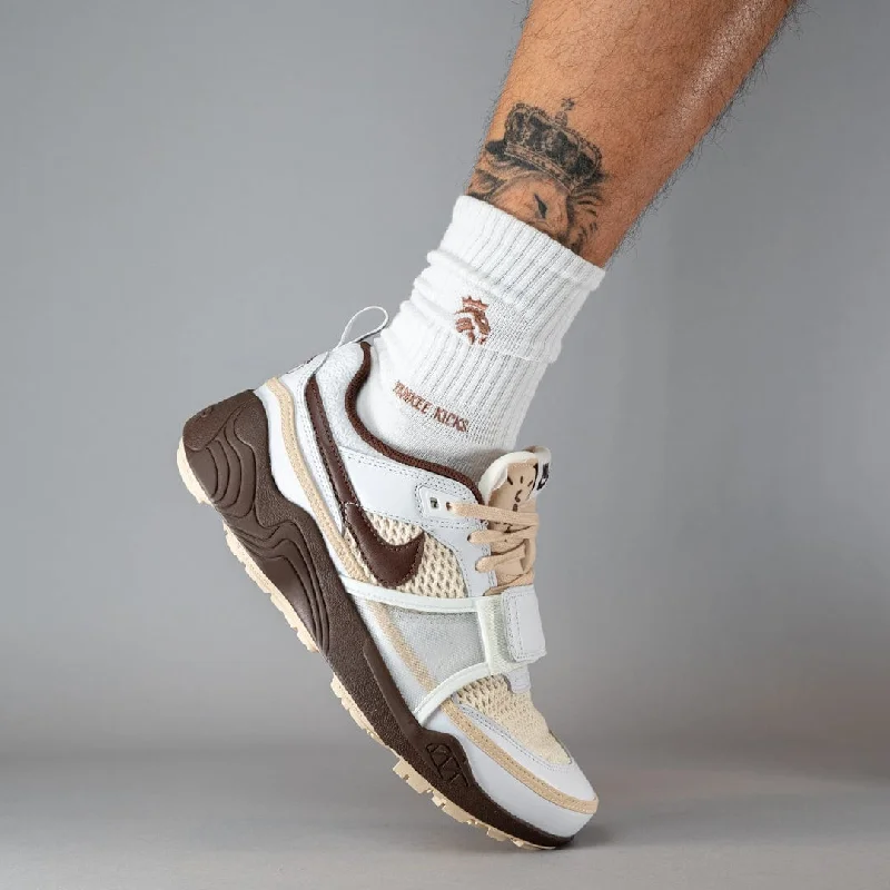 Travis Scott x Nike Zoom Field Jaxx “Light Chocolate”