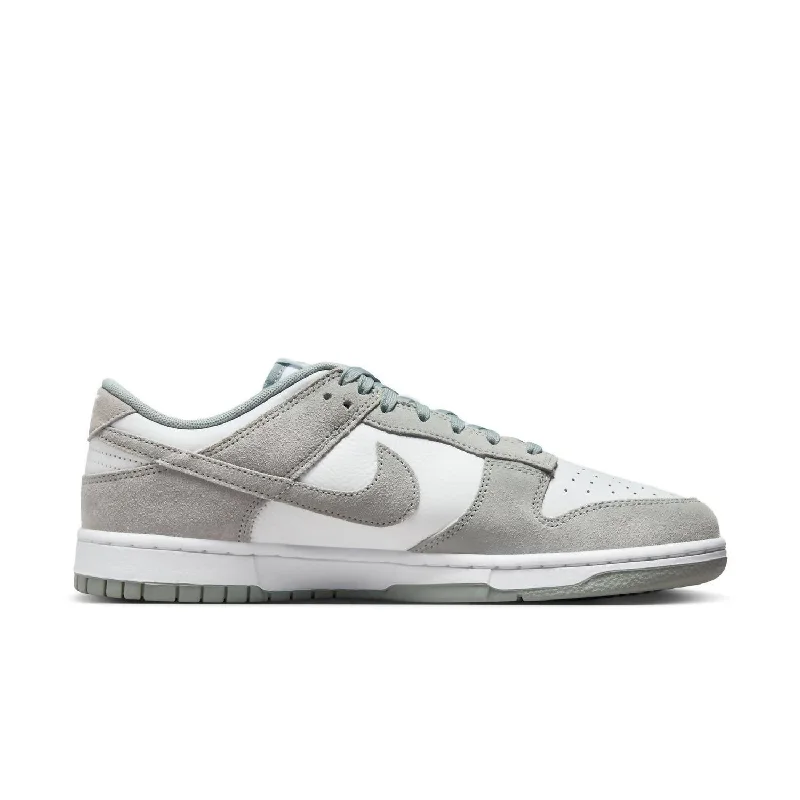 Men's Dunk Low Retro Se Sneaker In White/light Pumice